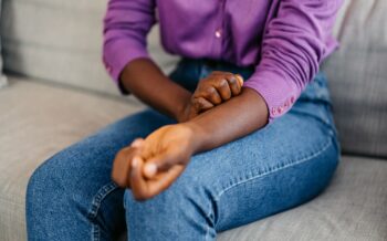 How to Treat Chronic Hives at Home, According to Dermatologists