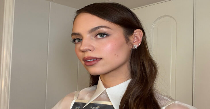 A Step-by-Step Guide to the ‘Prada Blowout’ Everyone Is Talking About