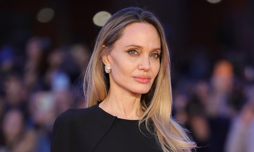 Angelina Jolie Reveals Mastectomy Scars on the Cover of ‘Time France’