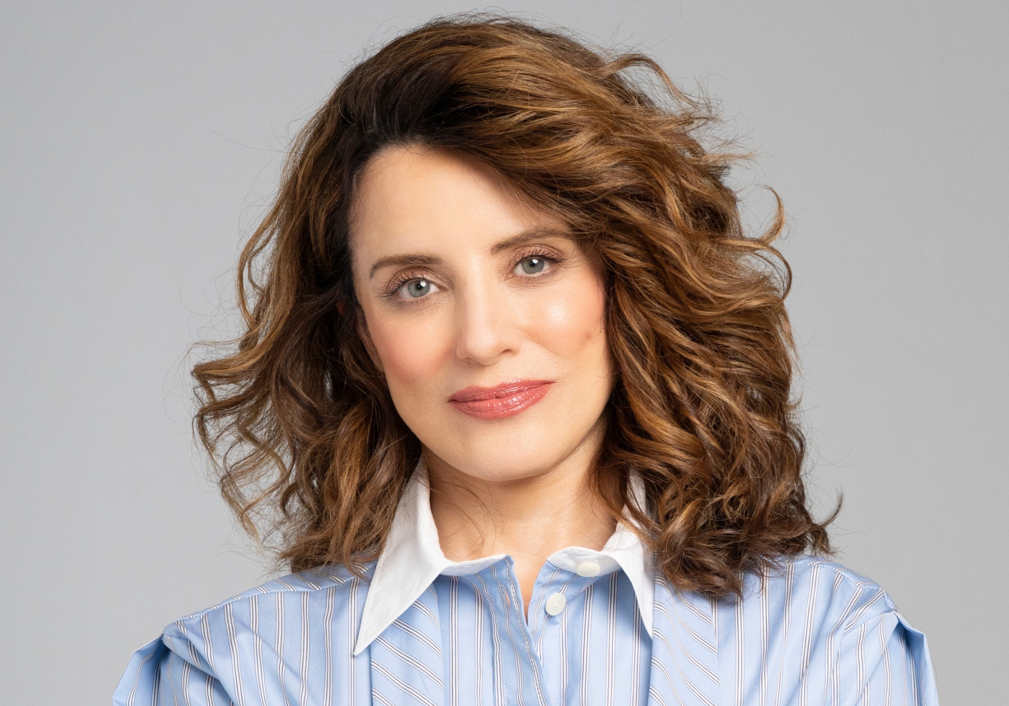 Alanna Ubach Has Been Acting Since 15. At 50, Her Career and Skin Are Both Thriving