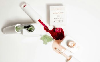 Gel vs Regular Polish: Which One's Right for Your DIY Manicure? 