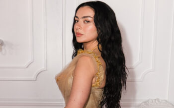 Celebrities Can’t Get Enough of Relaxed Waves This Winter