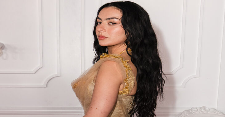 Celebrities Can’t Get Enough of Relaxed Waves This Winter