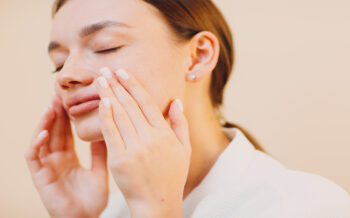 This Hyaluronic Acid Serum Nails Hydration Without the Sticker Shock