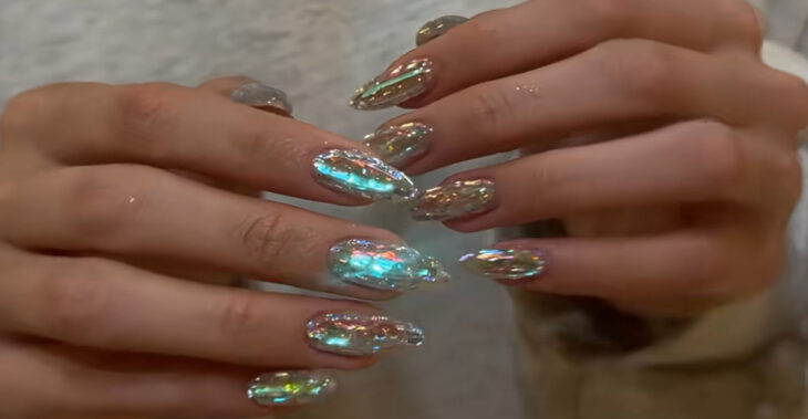 Ice Aurora Nails Deserve a Spot on Your 2026 Moodboard