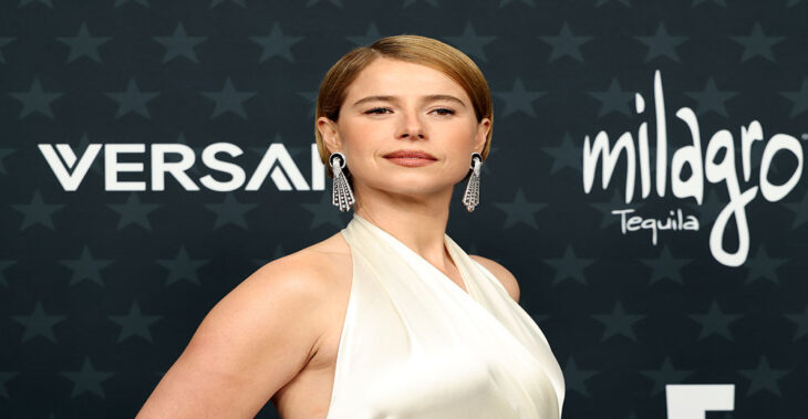 Critics’ Choice Winner Jessie Buckley’s Caramel Lips May Be the Chicest Brown-Lip Revival Yet