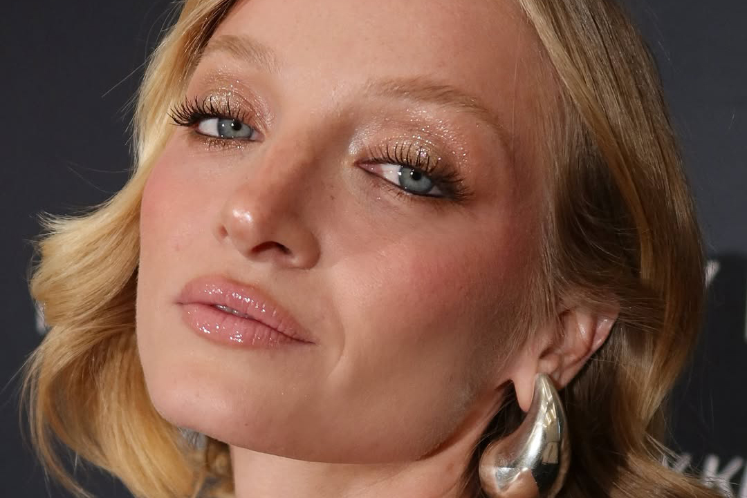 Kelsea Ballerini’s Makeup Artist Shares Her Best Holiday Glam Tips