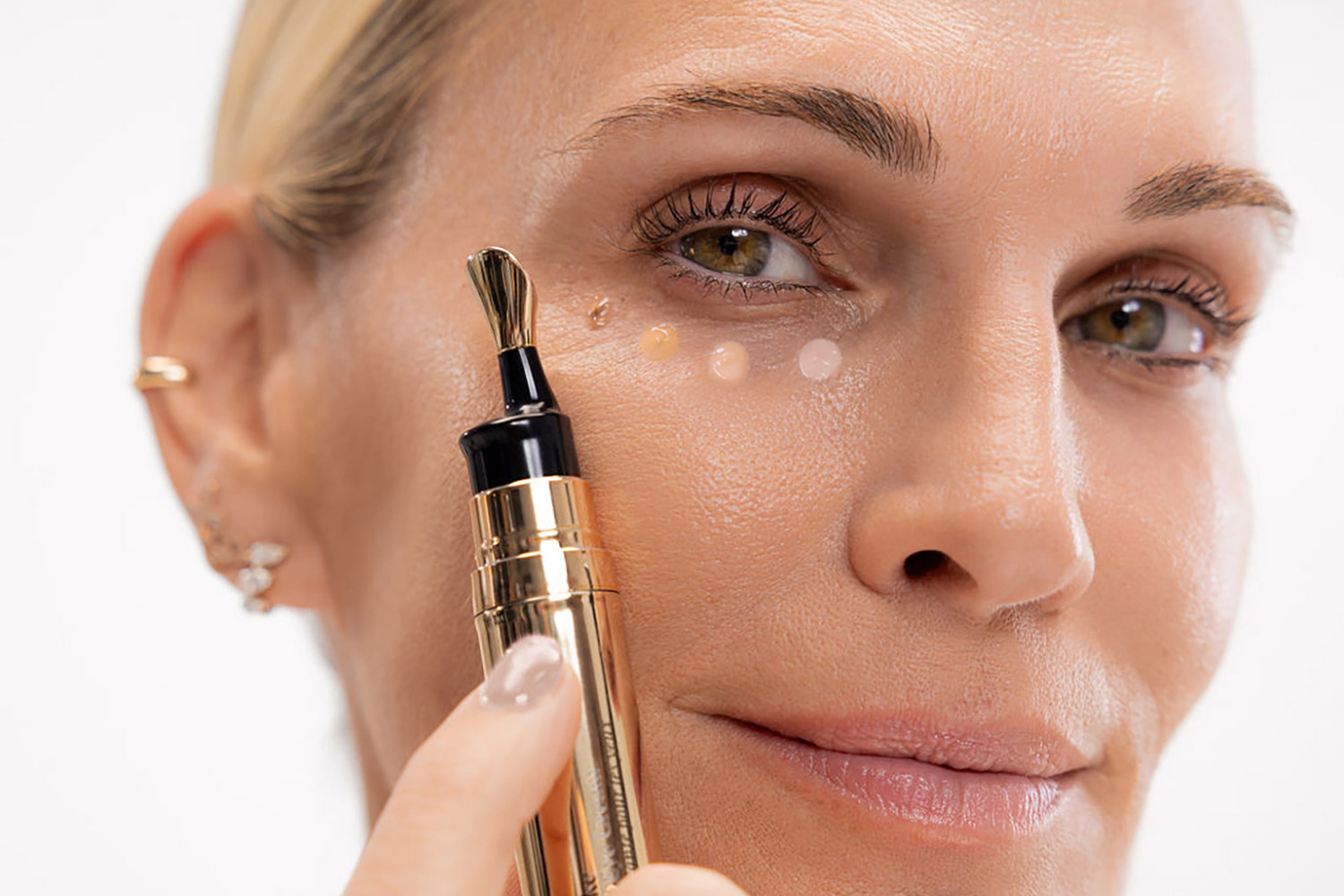 Molly Sims Swears Her New Product Fakes the Look of 8 Hours of Sleep—and We’re Listening