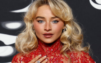 Sabrina Carpenter, Courteney Cox and Hailey Bieber Love This Radiant Finish Concealer